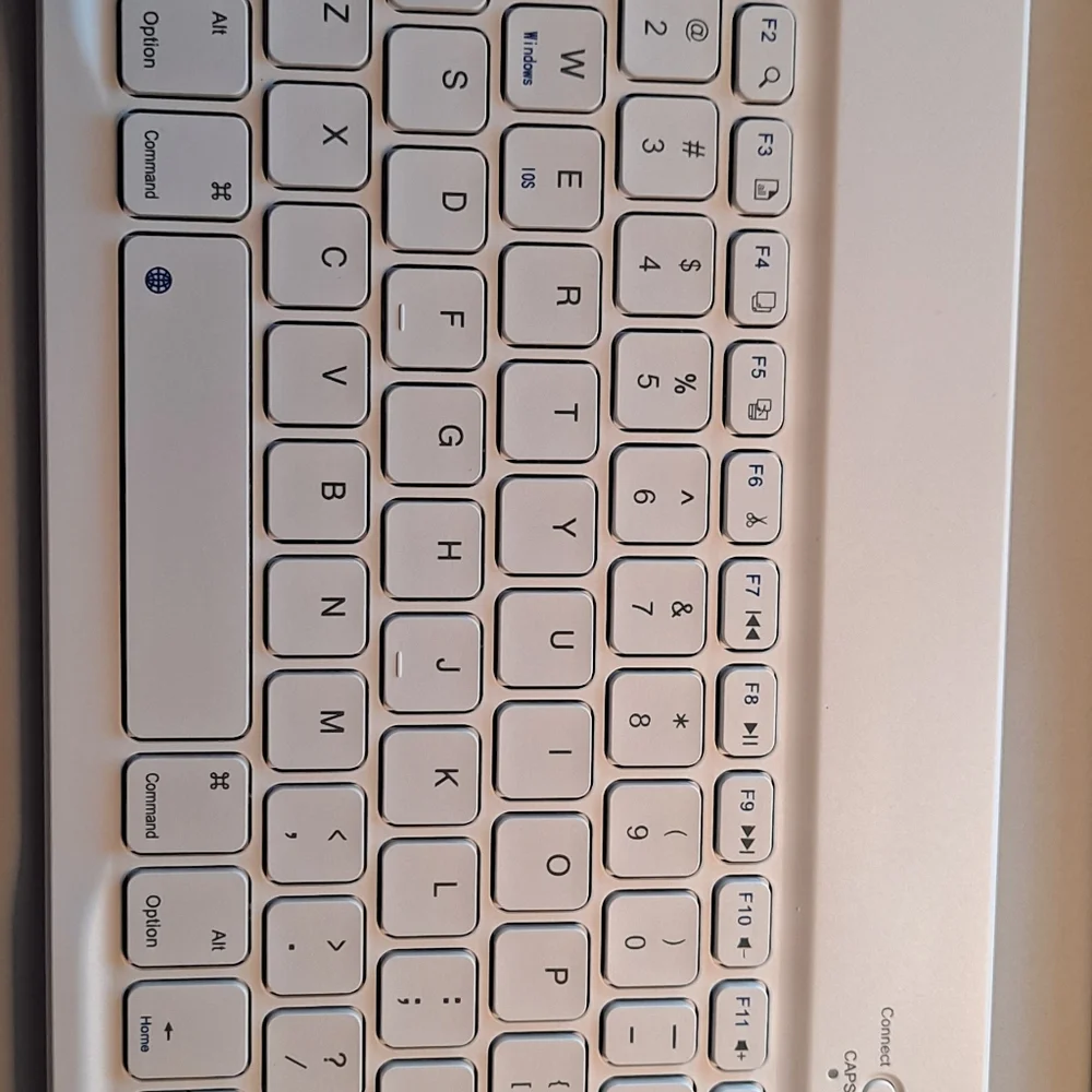 ⌨️ Wireless Keyboard Case - Picture 4 of 12